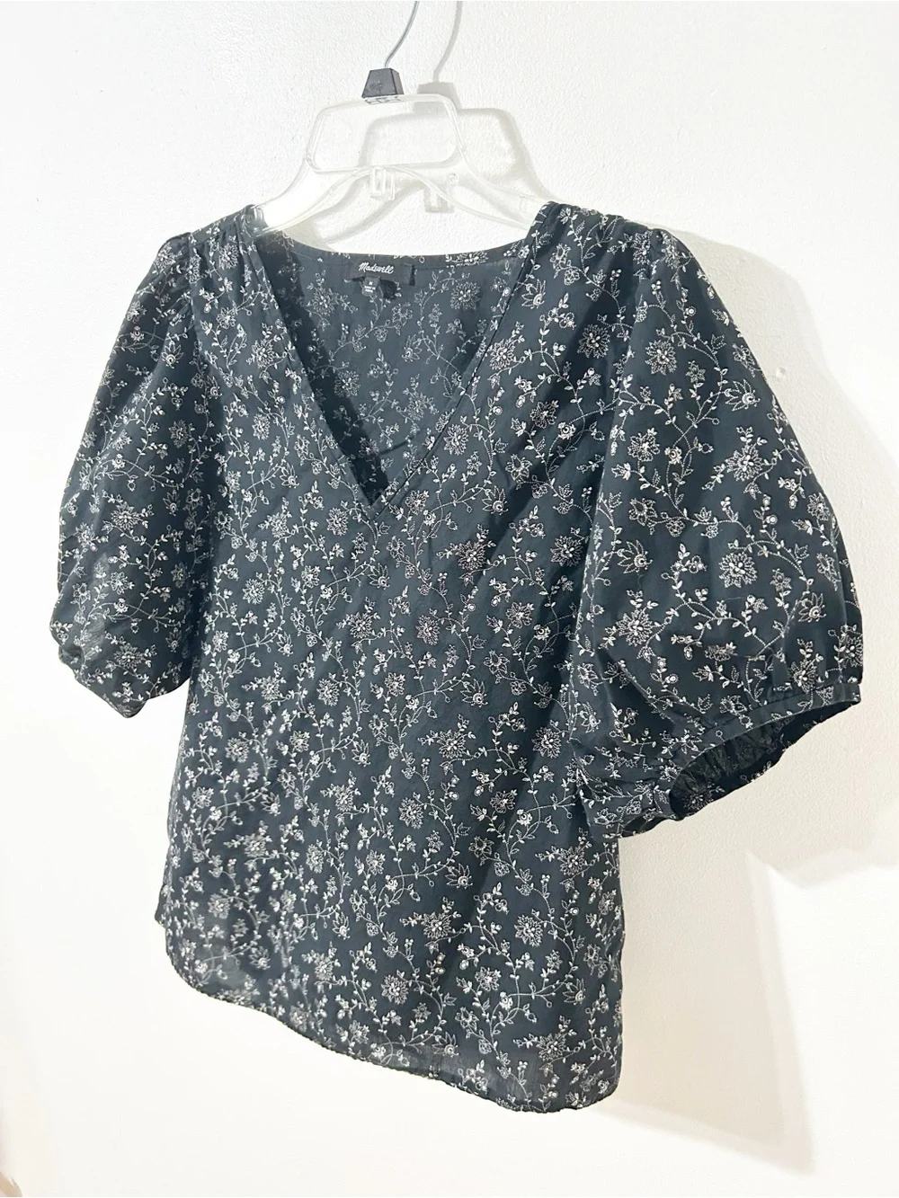Madewell VNeck Puff Balloon Sleeve Floral Top Styl N3951 Black White Size Medium